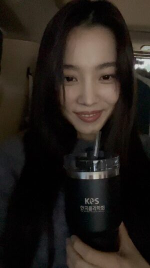 Yoon So-hee Instagram - 쨘! 
#한국물리대중화위원회 위원 윤소희입니다!
감사합니다
#물리학회 🙏
#kps#koreaphysicalsociety#physics