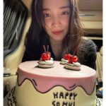 Yoon So-hee Instagram - 정말 정말 고마워요♡ 항상 마음 써주시는 것도 감사한데 . 우리 헤메스팀 전부 & 매니저님 최고🫶 사람엔터도 최고🫶 그리고 축하해주신 모든 분들 감사드려요🙇‍♀️ The best team ever ♡ Thanks for the #birthday party #생일 하루 끝!
