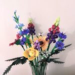 Yoon So-hee Instagram - 꽃꽂이 도와주실 분 💐 감사합니다 @legokorea_official . Someone help me arrange these😅 #lego #레고 #꽃레고