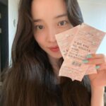 Yoon So-hee Instagram - 진짜 액션 완전 사이다🫢 초대해줘서 고마워요 언니 @chyoung15 ♥ #더킬러 #더킬러_죽어도되는아이 #영화 #영화추천 #액션영화