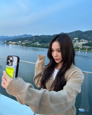 Yoon So-hee Instagram - ⠀⠀ 
긴머리👋
#longhair 👋