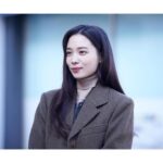 Yoon So-hee Instagram - 강남역 전광판🫶 오늘 스포티파이에 공개된 #4-2 실사 엔딩씬 보러갈 사람!! 전 보고 왔는데..// #스포티파이 ♥ #spotify #헤어져서팝니다 전광판 사진 감사합니다 ㅎㅎ 그리고 마지막 예쁜 사진 감사합니다 @sarament_official