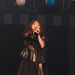 Yoshino Nanjo Instagram - 【ANIMAX MUSIX 2023】その2 横浜アリーナ 2023/11/18 ⁡ ・・・ ⁡ 閃 -Sen-ライブ初披露でした！ レコーディングの時からライブ映えしそうだなーと思ってたけど、どうだったかな いつものバンドメンバーさん達との演奏もより一層楽しみになりました！ ⁡ ⁡ ・ ⁡ ⁡ 瓦礫に咲く花は、個人的にはね、グリザイアシリーズでの真音ちゃんとの繋がりをくれたさいごの一曲という立ち位置。 ⁡ この曲を歌っているあいだはずっと真音ちゃんのことを感じて、真音ちゃんの温かさに浸っていられる曲。 だからこの先もずっと大事にしていきたいし、真音ちゃんとわたしで歩いてきたこの道を、これから先も大切に想ってもらえますようにと願うばかりです。 ⁡ 今回、真音ちゃんの衣装が展示されてるって聞いて、物販ブースの隣だったそうで見に行くことは叶わなかったけど、見られたかたもいるかな。 ⁡ 会えない、話せないって状況になってみて、こんなにも会いたいこと、話したいことって沢山あったんだって思い知りました。 レーベルメイトという関係性での始まり方だったけど、知らないうちにどれだけ彼女の存在に支えてもらっていたか。頼もしく思って、頼りにしていたか。 ほっとけないくらい繊細なところもあって、愛おしかったか。 ⁡ 目に焼きついた真音ちゃんのステージ。 可愛くて綺麗でかっこよかったなぁ。 尊敬しています。 ⁡ ⁡ 当たり前を当たり前と思わないこと。 というか、当たり前なことなんて何もないのかもしれないよね。 ⁡ ⁡ ・ ⁡ ⁡ そして、グリザイアメドレー 真音ちゃんのこと書いたけど、それだけじゃなくっていろんな思い出が増えていってる楽曲たち。 ⁡ ライブで歌うということは、人前で歌うことにコンプレックスがある自分には本当に毎回ハードルが高いと思う事柄なんだけど、曲との思い出、みんなとの思い出、周りの人たちとの思い出、そういうのが増えていって、そこから離れたくなくて続けられている事のひとつ。 ⁡ なんだけど、昨日は純粋にライブ楽しいなぁという気持ちでステージに立っていたなぁ。 ⁡ 10周年ライブも楽しみだ。 ⁡ ・・・ ⁡ ヘアメイク 北川恵さん（クララシステム） 衣装 前田千佳子さん