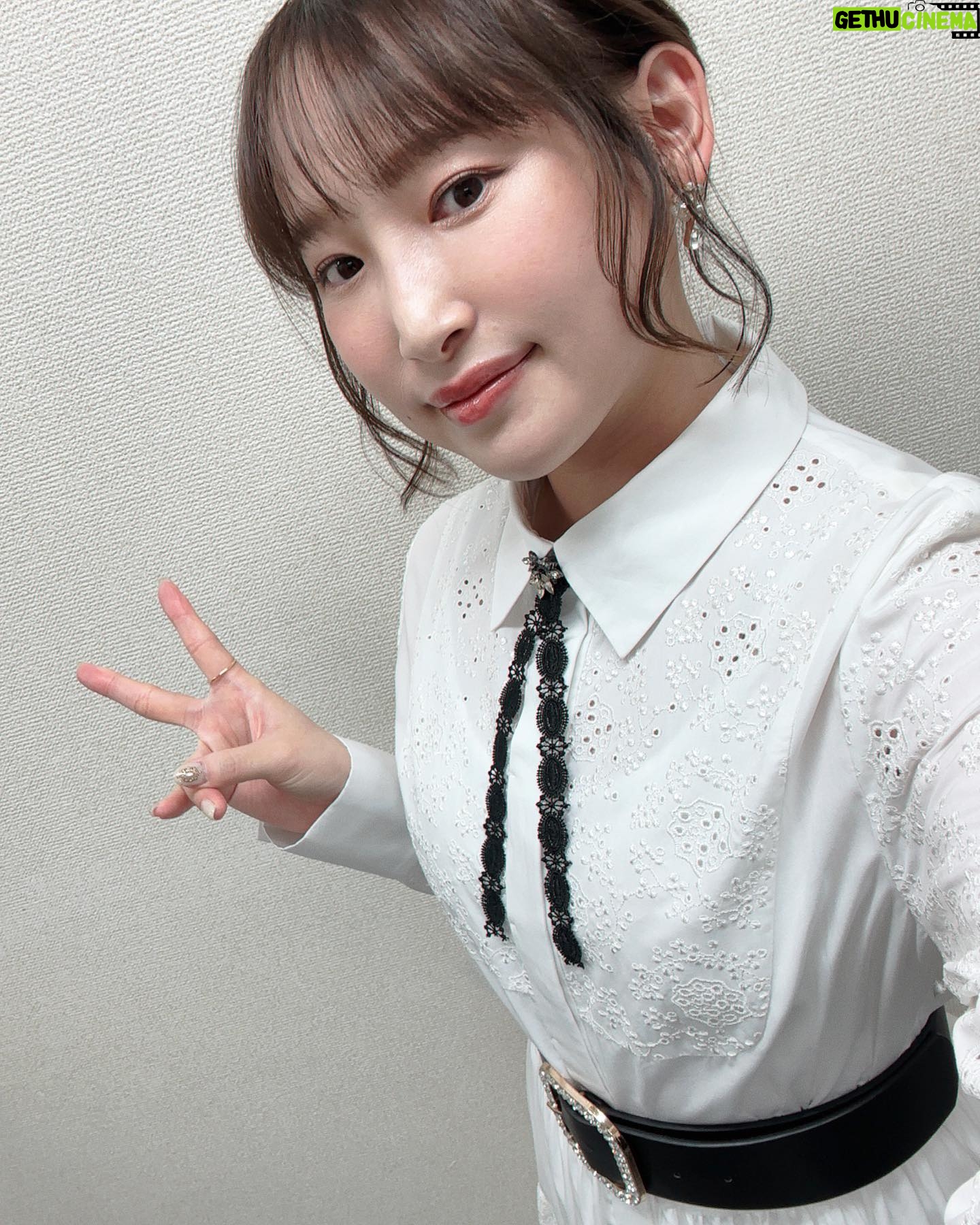 Yoshino Nanjo Instagram - 【ポルプリ 舞台挨拶】 2023/11/26 ・・・ 劇場版が公開中の、ポールプリンセス 舞台挨拶がありました〜! キャストみんなでわちゃわちゃポルプリ話楽しかったです😆 (はやみんは別のお仕事でお休みでした〜けど、映像コメント嬉しかった〜💞) ヒナノとユカリさまの過去も明かされるので、りおちゃんと〜📸 エルダンジュメンバーで、りなちゃんと〜📸 ポールダンスも演出も楽曲も、全部見ごたえすんごいので、ぜひ見てみてくださいね✨ ・・・ ヘアメイク 北川恵さん(クララシステム) 衣装 前田千佳子さん ワンピース @adelly.tokyo