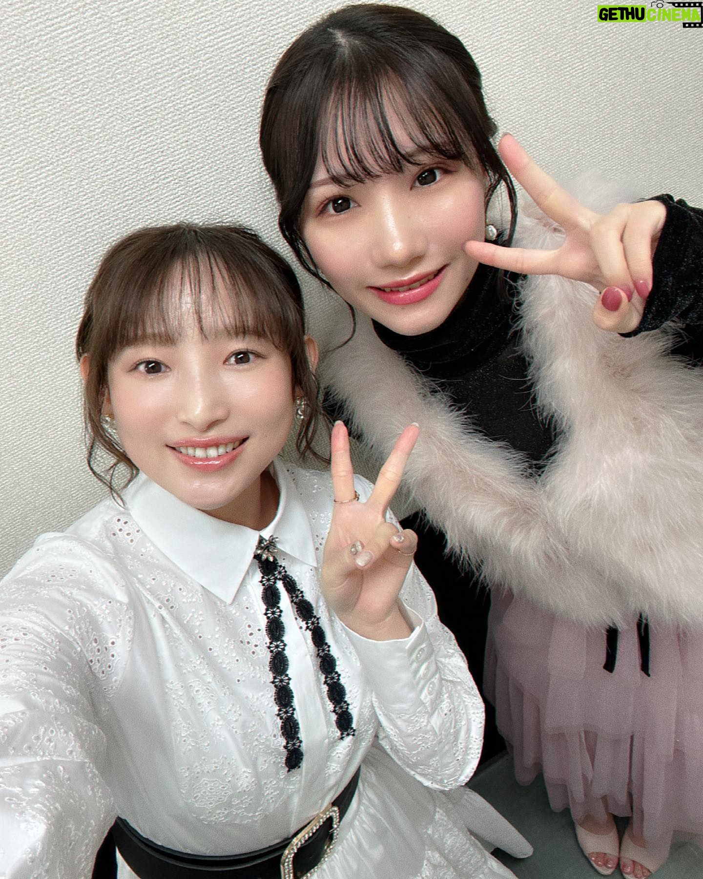 Yoshino Nanjo Instagram - 【ポルプリ 舞台挨拶】 2023/11/26 ・・・ 劇場版が公開中の、ポールプリンセス 舞台挨拶がありました〜! キャストみんなでわちゃわちゃポルプリ話楽しかったです😆 (はやみんは別のお仕事でお休みでした〜けど、映像コメント嬉しかった〜💞) ヒナノとユカリさまの過去も明かされるので、りおちゃんと〜📸 エルダンジュメンバーで、りなちゃんと〜📸 ポールダンスも演出も楽曲も、全部見ごたえすんごいので、ぜひ見てみてくださいね✨ ・・・ ヘアメイク 北川恵さん(クララシステム) 衣装 前田千佳子さん ワンピース @adelly.tokyo
