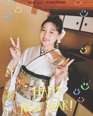 Yoshino Nanjo Instagram - あけましておめでとうございます！
今年もよろしくお願いいたします✨

2024.1.1