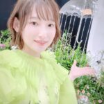 Yoshino Nanjo Instagram - The Fantasic Garden オフショット ジャケ写の音符たちも、CGではなくなんとオリジナルで作ってくださってます〜！ 大きな透明な傘も！ メチャクチャ重たくて、撮影は上から吊り下げて撮っていました〜！ 透明なオブジェクトたちと、お花のコントラストがめちゃくちゃ可愛かった〜〜〜