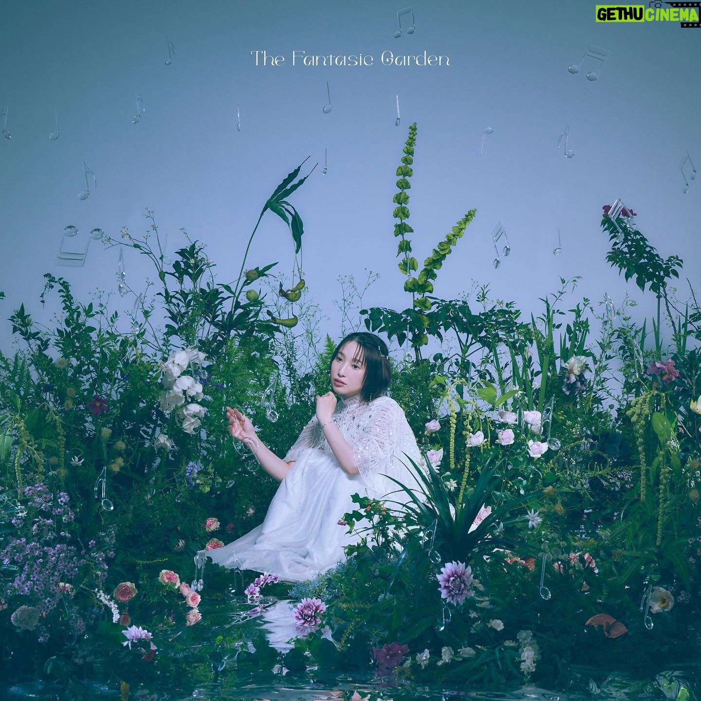 Yoshino Nanjo Instagram - アルバム「The Fantasic Garden」発売 2023/12/13 ★通常盤(CDのみ)★ ・・・ <CD INDEX> 01. Welcome to The Garden 作詞:南條愛乃 作曲・編曲:笠井雄太(Elements Garden) 02. trust myself 作詞:南條愛乃 作曲:上松範康(Elements Garden) 03. ホレヴォ 作詞・作曲・編曲:藤永龍太郎(Elements Garden) 04. ナイショの午睡 作詞:Spirit Garden 作曲・編曲:近藤世真(Elements Garden) 05. ゆれる金魚鉢 作詞:南條愛乃 作曲・編曲:藤間 仁(Elements Garden) 06. 薔薇色Ethereal 作詞:Spirit Garden 作曲・編曲:近藤世真(Elements Garden) 07. 打ち上げて花盛り 作詞:南條愛乃 作曲・編曲:日高勇輝(Elements Garden) 08. MANIFEST 作詞:Spirit Garden 作曲・編曲:日高勇輝(Elements Garden) 09. 閃 -Sen- 作詞:南條愛乃 作曲・編曲:日高勇輝(Elements Garden) 10. breathe in 作詞:南條愛乃 作曲・編曲:近藤世真(Elements Garden) 11. 「だけど」 作詞:南條愛乃 作曲・編曲:菊田大介(Elements Garden) 12. またねの魔法 作詞:南條愛乃 作曲・編曲:藤田淳平(Elements Garden) ・・・ PACKAGE STAFF Art Direction & Design:松田 剛 (quia) Assistant Design:芳賀 響 (quia) Photographer:笹原清明 Flower Design:桑原佳代 Props:鈴木 康 (SUZUKI STUDIO) Hair & Make:Kotomi Harada Stylist:前田千佳子 Art Coordinator:正司結愛 (Sony Music Solutions)