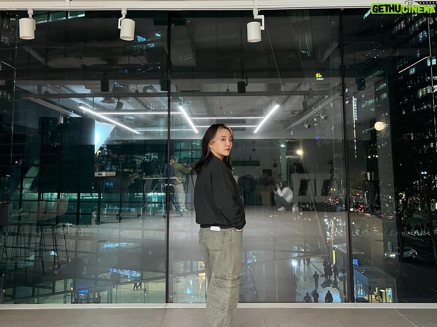 Younha - 3 Likes - 20주년 언팩 행사 날! (공개날 올리려던걸 까먹고 이제 발견…)