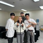 Younha Instagram - 힙합의 #애비 #에픽하이 오빠들 20주년 축하해요!!💙 저도 곧 따라갈게욧💛 #윤픽하이 #제4의멤버