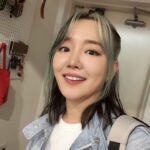 Younha Instagram - 퇴근 좋아용 앗 물론 출근도🫠💗