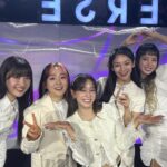 Younha Instagram - 너무 늦은 감이 있지만.. ㅋㅋㅋ #유니버스티켓 ☺️🎫 세정, 효연, 리안, 아도라 님과 함께 하루하루 다른 아이들의 과정을 가까이에서 지켜보며 기뻐하고 안타까워하면서 마치 친척이 되어버린 것만 같던 기분을… (이모겠지) 각자 타이밍이 다른 것일 뿐 언젠가 아름답게 꽃피울 사람들이라는 걸 믿고, 굳세게 앞으로 나아가길! 때로는 세상이 오해하고 들러리로 만든다 해도, 그건 다음 시즌 주인공이라 어쩔 수 없는 빌드업이라는게 정설입니다. 위인전의 프롤로그를 포기하지 말아요! 여든 두명의 소녀들 모두 수고했고, #UNIS 활동도 기대합니다!