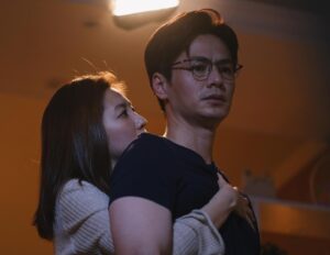 Yoyo Chen Instagram - 第五集
明芯：你離開了，散落四周。
善仁：你留下來，與我常在。

真正嘅完結
令明芯和善仁發覺對對方有着無限嘅眷戀與思念….

✏️真正既move on ，唔係在於你有幾正常生活，工作，甚至照顧好其他人….
而係利用一啲儀式，令自己面對，
承認真實嘅感受同情緒，容許自己去哀悼和告別，先係let go 既真正開始…..

✏️我好掛住你，我知你都好掛住我，我哋可唔可以…唔理以前，唔諗以後，淨係留住今晚…….

✏️幾愛幾恨，都到底啦呵？……..

✏️呢個世上係唔會有任何告別儀式，可以令我放得低你哋…..

✏️你哋永遠都刻係我心裏面，如影相隨，與我常在…….

✏️你若安好，便是晴天……

這一集，有那一句對白，那一場戲
感動了你嗎？
記得當初為1-5集做功課的時候
都是一邊看一邊哭，淚崩了幾盒紙巾
謝謝編審黃秉怡
寫了這麼感動、這麼錐心的劇情和對白
謝謝大家陪我們經歷了第一步曲「離婚」
是時候要Move on 去第二部曲「不忠」…….

#婚後事
#林肯x黃秉怡
#張明芯
#Emma
#潘善仁
#第五集
#第一步曲完結
#無限感動
#無限傷痛