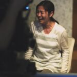 Yoyo Chen Instagram - 第二集 明芯：打離婚官司，如使七傷拳 老公的軟弱 老公的背叛 老爺的咄咄逼人、得寸進尺 和即將失去女兒的恐懼 把明芯一步一步推向懸崖邊 無助、心力交瘁 ，瘋狂迷失 即使強硬，都是硬撐……..🥹🥲 這一集 亦是我最多情緒戲的一集 失望、矛盾、感動、恐懼、憤怒、焦慮、悲傷、絕望、 迷失……. 盡力演繹明芯的痛 亦希望大家感受到明芯的痛！💔💔 ✏️我冇怪你好耐啦，做咗人哋阿媽， 先至知道做阿媽真係好難。 ✏️你唔會想像到，我可以承受幾多痛苦， 打離婚官司，係要傷咗自己，先會傷到對手。 ✏️就係因為深愛過，就算只係你口中嘅少少感覺，我都要揦到呢段愛情，體無完膚，死亡全屍。 #婚後事 #林肯x黃秉怡 #張明芯 #Emma #第二集 #打離婚官司如使七傷拳 #明芯視點 #拍到抑鬱 #雖然很痛但很喜歡 #我演繹過最難演的劇本和角色