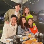 Yoyo Chen Instagram - Hello Hello 有消息宣布📣📣📣 太開心 「香港婚後事」這個綜藝節目令到我們又可以重聚了 這次亦是我人生第一次去camping 🏕️⛺️ 今次我地請咗好多唔同嘅嘉賓 同我哋一齊去探討他/她們對婚姻和愛情的看法 每個嘉賓的對話都實在太精彩了 真係獲益良多🤭 咁正，大家唔會錯過架啦！😉😉 今晚10:30pm見！♥️ @apelink @lokyilai @lawjoey @laiwinki @lawhimmm @shiga @mikeeeee___ @jinnyng @elaine_yiu @owencheung @brianchu0523 @kung_mimi @paisleyhu 4月25號起 逢星期四、五晩上10:30pm 有我地「香港婚後事」❤️🧡💛💚💙💜 #香港婚後事