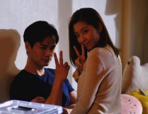 Yoyo Chen Instagram - 第五集
明芯：你離開了，散落四周。
善仁：你留下來，與我常在。

真正嘅完結
令明芯和善仁發覺對對方有着無限嘅眷戀與思念….

✏️真正既move on ，唔係在於你有幾正常生活，工作，甚至照顧好其他人….
而係利用一啲儀式，令自己面對，
承認真實嘅感受同情緒，容許自己去哀悼和告別，先係let go 既真正開始…..

✏️我好掛住你，我知你都好掛住我，我哋可唔可以…唔理以前，唔諗以後，淨係留住今晚…….

✏️幾愛幾恨，都到底啦呵？……..

✏️呢個世上係唔會有任何告別儀式，可以令我放得低你哋…..

✏️你哋永遠都刻係我心裏面，如影相隨，與我常在…….

✏️你若安好，便是晴天……

這一集，有那一句對白，那一場戲
感動了你嗎？
記得當初為1-5集做功課的時候
都是一邊看一邊哭，淚崩了幾盒紙巾
謝謝編審黃秉怡
寫了這麼感動、這麼錐心的劇情和對白
謝謝大家陪我們經歷了第一步曲「離婚」
是時候要Move on 去第二部曲「不忠」…….

#婚後事
#林肯x黃秉怡
#張明芯
#Emma
#潘善仁
#第五集
#第一步曲完結
#無限感動
#無限傷痛