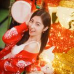 Yoyo Chen Instagram - 看，我被財神捉住了🤭♥️ 今天我和財神有個約會 情人節迎財神 ㊗️大家有錢又有愛💰♥️ #大年初五 #迎財神 #情人節快樂
