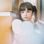 Yoyo Chen Instagram - 第四集 潘悅：爸爸媽媽離婚了 善仁： 孩子才是最無辜的受害者 這一集是極度心碎的一集 我相信有小朋友的父母都很明白那種感受 孩子們都總是那麼善良、單純….. 父母是她的一切 Love heals everything …… 但..愛真的能夠治愈一切嗎？🥹🥹🥹 ✏️無論大人犯過咩錯，哪怕小朋友心入面係幾咁痛苦，佢哋依然會盡最大嘅努力，繼續愛佢嘅父母，小朋友嘅愛，從來都係咁單純！ 就算我哋離婚，都應該盡畢生嘅努力，去繼續守護！♥️ #婚後事 #林肯x黃秉怡 #張明芯 #Emma #潘善仁 #潘悅 #lovehealseverything #心碎💔