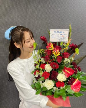 Yu Serizawa Instagram - ❤️

ちょっと前だけど
ツアー北海道のお写真🐶🌹

最近の推し様の髪型が可愛すぎたから真似っこしてもらった〜😌

お花もたくさんありがとう！
週末はついにファイナルです！！

MOTSUさんも来てくれるよ！！
絶対アチアチだよ！！

🥊最終決戦🥊

12月24日(日)
開場13:15/開演14:00 
開場17:15/開演18:00
ZEPP DiverCity(TOKYO)

覚悟しろ🫰

#愛のある攻撃でボコボコにしてあけるよ