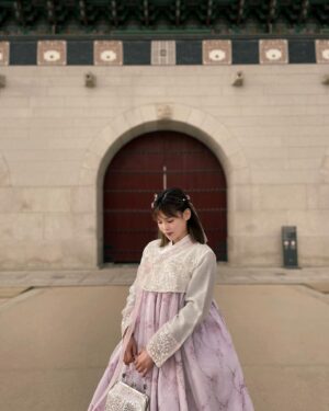 Yu-Tung Hsia Instagram - 韓服初體驗🇰🇷