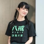 Yu Han Lien Instagram - 八戒——決戰未來 有三個版本 參與的配音演員 有不同的組合與驚喜 歡迎大家都去搜集起來 小時候喜歡的動畫會一直重複收看 甚至會想要把喜歡的台詞和場景都記起來 不要去比較那個語言版本 因為每個版本都會帶來獨一無二的享受 進入到每個語言的八戒新世界 每種語言背後都是一個文化 都是一個新的故事 一起決戰未來吧 5/31八戒上映 6/7八戒台語版、多元語版上映 @pigsy_film @applausemovie_taiwan 妝髮/ @1989_megan