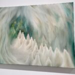 Yu Han Lien Instagram - 手作和藝廊看展的好夥伴Elisa 從金工手作體驗課展開緣份 每年都互相拋接對方可能會有興趣體驗的課程 和展覽 然後帶著好奇心前往 有時候我覺得朋友有各種不同領域與風格 有些朋友適合一起旅行 但不適合一起做靜態的手作課 有些朋友適合一起逛市集 但不適合一起去爬山 有些朋友喜歡與你獨處 不適合太多人的群聚 能在相聚時找到最適合交流的部分 讓彼此最自在的相約 才是最舒服的啊 那天去看了展覽 沈浸在藝術家Lupa美好的作品中 一起不約而同的拿起製作精美的作品集 各自帶了一本回家收藏 在展覽中看見一幅畫 友人說覺得跟我很像 哈哈哈 叫我去旁邊拍一張合照