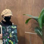 Yu Han Lien Instagram - 去拿之前的流動畫 順便接著體驗了刮刀油畫課 畫到一個在塗抹吐司上奶油的感覺 也許以後都可以把奶油吐司烤的很好 努力的用刮刀跟油畫顏料相處了一下午 沒有要幹嘛 只是想到平常那麼喜歡看展覽 透過各種媒材的體驗課 跟顏料們近距離接觸 以後看畫時 也許聞著氣味 就會知道那是什麼顏料 什麼素材創作出來的美好作品 好奇心冒出來 就要跑去一探究竟的人 耳環/ @polene_paris