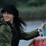 Yu Han Lien Instagram - 城隍爺生日 迎著微風細雨 我們和城隍爺一起在龍舟上 緩緩前行 再蜿蜒走進大稻埕的巷子 熱鬧的慶生 感謝 @inchif 每次都帶我參與各種體驗 翻閱這個世界有趣的篇章 祝福大家下半年出入平安 日日是好日 攝影/ @yo_dong_hui @yu._.tzuchen