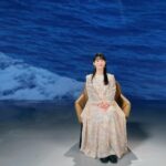 Yu Han Lien Instagram - 大家一直問聽海湧何時上映 其實我跟大家一樣期待這部戲 雖然我參與的篇幅不多 但在看劇本時 就很喜歡這個戲 當然因為是朋友英氣製作的作品 一定要參與 來追蹤 @threetearsinborneo 聽著海浪聲 讓故事慢慢流進心裡 今天去公視受訪去年拍攝的一些回憶 那應該快上映了吧 在今年某時某刻 我們乘著浪花入夢 服裝/ @greenpea_tw
