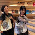 Yu Han Lien Instagram - 跟充滿活力和行動力 能一起約手作課兼看展的默契之友 在小松美羽展最後一天 一起去被神獸們萌到 最後不知道要選哪個顏色的購物袋 於是一人選了一個顏色走 雖然購物袋已經有幾個 不過有狛犬的購物袋真的不能錯過 而且我真的很愛隨身自備袋子出門 能看到展覽真的太好了 心滿意足 還在某個畫的角落 看見類似山羌的神獸 我好開心❤️