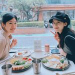 Yu Han Lien Instagram - 跟學姊約豐富的早餐 看喜歡的書 保持內心平靜 生活就這樣 美好前進 不強求什麼的 過好自己生活