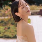 Yu Liang Instagram - Capsule Collection COS x Stephen Doherty @cosstores #costaipei - Photographer @godebbie Make up @waaaaanting Hair style @oo_zing Earrings @apmmonaco @apmgirls_asia