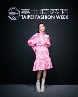 Yu Liang Instagram - thanks for the invitation

@danielwong_official
@tpe.fashionweek 

Hair style @jimmy1987909
Makeup @waaaaanting 
Outfit @danielwong_official
Photographer @ellisyunyingwu