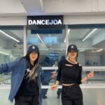Yu Seon Instagram - 마음만은.. 나도 제.. 니..😅 오랜만에 다시 찾아 온 심바쌤께.. 제일 먼저 배우고픈 춤을.. ㅎㅎ 왜 이런게 자꾸 해 보고 싶을까요?ㅋㅋ 하고 싶은걸 용기 내서 도전해 보는 건.. 설레임을 주니까.. 재미가 있어요^^ 오늘도 어려웠다!!ㅋ그루브가 필요해!!! 😆🤪 #댄스조아