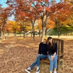 Yu Seon Instagram - '듣는 성경' 유튜브 [배우가 들려주는 성경] 에배소서 5장~6장이 업로드 되었습니다. 오디오성경을 준비하면서.. 어떤 말씀으로 시작할까 고민이 많았는데요.. 제가 에베소서로 시작한건.. 성경을 쭉 보다보니 가장 밑줄이 많이 그어저 있던 말씀이 에베소서드라구요^^ 삶 속에서 기억하고 노력해야겠다는.. 좋은 말씀들이 많이 담겨있어요!! 아직 못 들어 보신분들.. 편하게 한번 들어보세요!^^ 다음 주부턴.. 자혜 @lovely_jahye 의 음성으로 데살로니가전서/후서 를 들으실 수 있어요!! 단 몇 분이 들으시더라도 열심히. 꾸준히 해 보겠습니다!! 언제든 편하게 들어주세요♡♡ #어느가을날 #편집의여왕👍 #자혜와찍은사진^^
