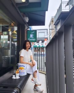 Yu Seon Instagram - 사진으로만 보던..연남동 나들이^^ 연남동이 홍대 옆인지도 몰랐네!ㅋㅋ 연남동 핫플 #파미고츄레리아 도 가 보고.. 참 안 달고 맛나다!! 츄러스 고급버전 느낌👍👍 태란언니랑 기분좋은 데이트♡♡