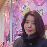 Yu Seon Instagram - 좋아할 줄 알았어!!^^ 네가 좋아할 만한 곳에 가서.. 행복해하는 널 보니.. 나도 힐링이 되는구나! 온통 파스텔 세상에서.. 너의 미소가 전해 주는 회복🩷💜 다시!! 힘을 내 보자!!! 🙏 #모두힘내자구요♡ #나부터바뀌는 #2024가되길 👉산리오러버스클럽 /시나모롤_스위트카페