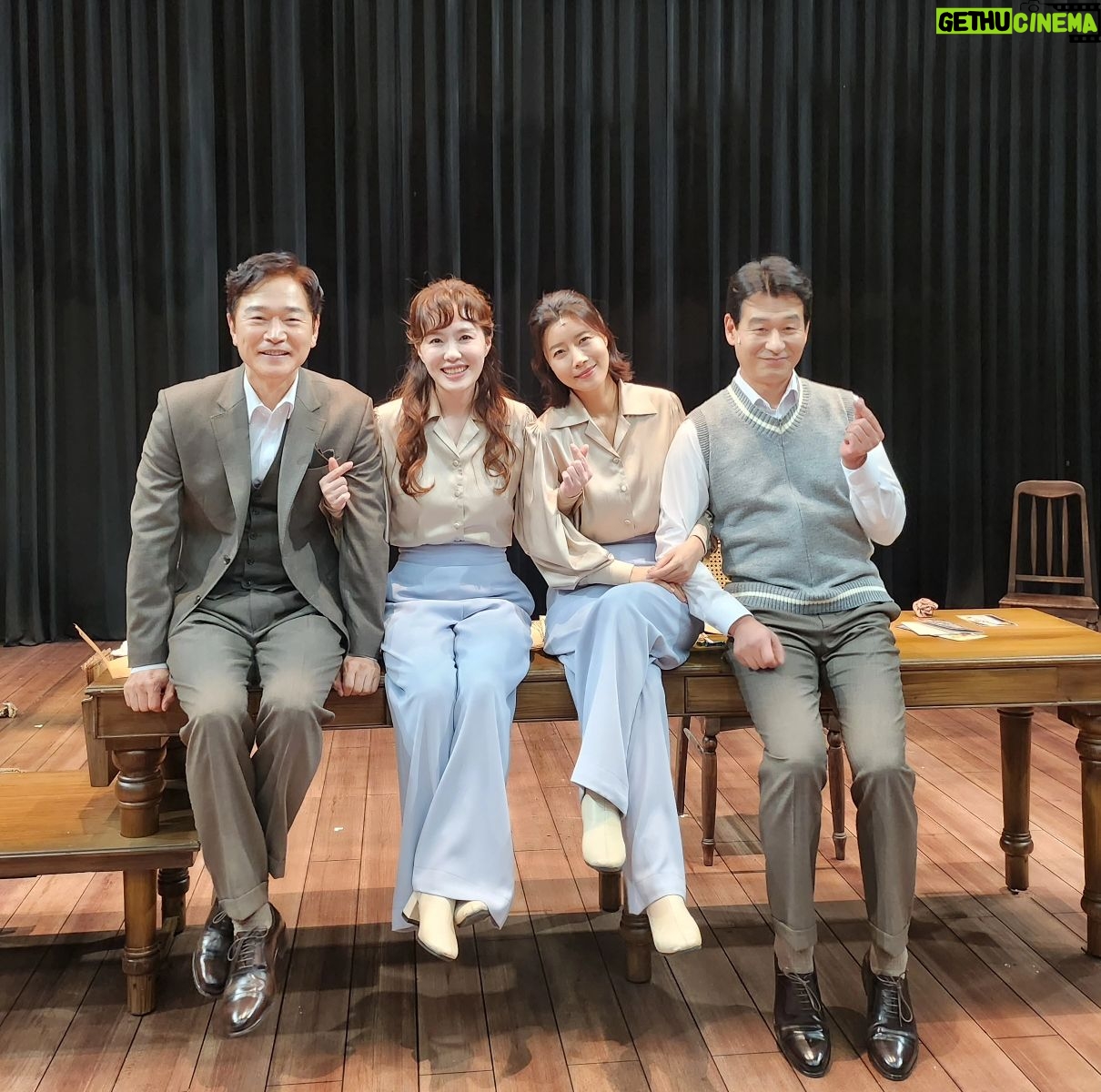 Yu Seon Instagram - 한 달이라는 공연이 너무 짧고 아쉬울 만큼.. 무대에서 멜리사로 산 시간이 너무 행복하고.. 감사했습니다!! 🙏 최고의 팀을 만나.. 연극이 이렇게 행복한 작업이었구나! 새삼.. 다시 느끼는 시간이었어요! ♡♡ 매 회.. 객석을 가득 채워 주신 관객분들.. 같이 웃고, 울며.. 함께 느끼고 공감해 주시는모습들에 큰 힘을 받았습니다! ♡ 찾아 주신.. 모든 관객분들께.. 진심으로 감사드립니다 🩷 ❣️지방공연 스케줄 정리 되어 나오면.. 안내해 드릴께요!! ^^ 못 보신 분들.. 가까운 지역에서 만나요♡ #연극러브레터 💌 막공!!