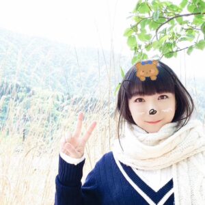 Yui Horie Instagram - .

夏休み記念その41♪

1枚目…頭に可愛い動物が乗ってくれました♪

2枚目…黒ネコ集会に向けて♪