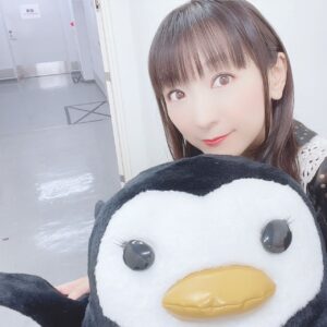 Yui Horie Instagram - .
夏休み記念その33♪

昨日の、劇場版「RE:cycle of the PENGUINDRUM ［後編］僕は君を愛してる」の舞台挨拶の時の写真です！

存在感のすごいエスメラルダ（笑）