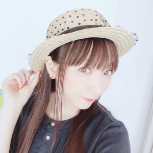 Yui Horie Instagram - .
夏休み記念その7♪

実は麦わら帽子にはドットのレースが付いていました♪