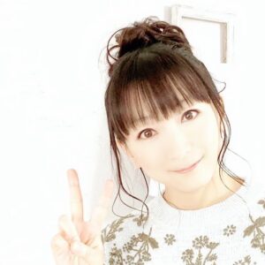 Yui Horie Instagram - .

夏休み記念その25♪

ニュータイプ連載撮影の時の写真です♪

あんまりしない髪型…