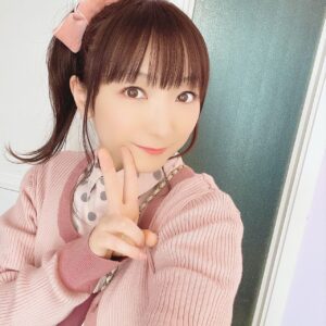 Yui Horie Instagram - .

夏休み記念その14♪

実は写真のアプリに課金をしたので、盛り放題です！
盛るぜ〜♪（笑）

・
・
・
・
・
・

「黒ネコ集会 Vol.22 堀江由衣 BIRTHDAY EVENT ～バーイベ～」グッズ事前通信販売

【受付期間 】
8月1日（火）18:00〜8月15日（火）23:59まで
【申し込み方法】
黒ネコ同盟会員専用ページ内「GOODS」にて受付。
【発送予定日】
9月中旬より順次発送（イベント当日までにお届け予定）
※状況によりお届け日が前後する可能性がございます。予めご了承ください。

【注意事項】
・事前通信販売の受付は、受付期間内にファンクラブにご入会（入金完了まで）いただいた方が対象です。
・会員の方は公演チケットをお持ちでない方もご購入いただけます。