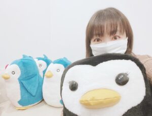 Yui Horie Instagram - .
夏休み記念その5♪

ペンギンのみなさんと♪
可愛い♪
.
.
.
.
.
.
.
.
.
.

◆劇場版『RE:cycle of the PENGUINDRUM』後編　僕は君を愛してる
公開中！
［シアター&チケット情報］
https://penguindrum-movie.jp/theater/

◆輪るピングドラム公式
penguindrum-movie.jp
