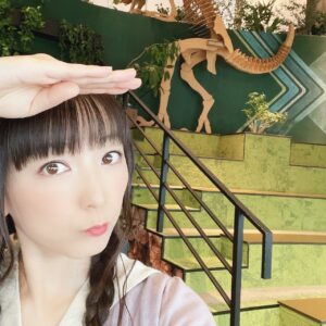 Yui Horie Instagram - .
あ、あれは何だ…？

…ま、まさか……っ！

きょ、恐竜っ？！