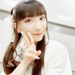 Yui Horie Instagram - .
17才になりました♪
みなさま、たくさんのお祝いメッセージありがとうございます♪
とてもとても嬉しいですっ！

これからも17才らしく頑張りますのでよろしくお願い致します♪

1枚目…集会の時の写真です
2枚目…このご時世なので、ホールじゃないケーキでお祝いしていただきました♪
3枚目…なんとなく、取っておくか〜（笑）