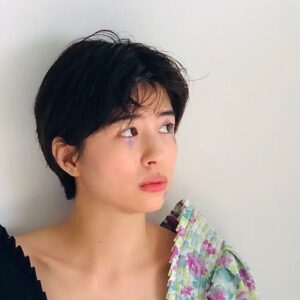 Yui Sakuma Instagram - @voguegirljapan 🦋🦋
思い出いっぱい。
もうほんとに楽しかったなぁ。
大好きなスタッフさんと大好きな本に囲まれて、
花の香りと愛が溢れたとっても優しい時間を過ごさせてもらいました。
原稿を手渡しに行ったり、
夜中に電話で打ち合わせしたり、
連載を飛び出して新しい出会いに繋がったり。

vol.11では、私の愛が重めな一冊と、
色々な想いをお話ししました。
公開中です。届いたらいいな🦋💠

p.s.うまく言葉にできない私の想いを
いつも丁寧に汲み取ってくださる
編集の米倉さんに、感謝です。

.