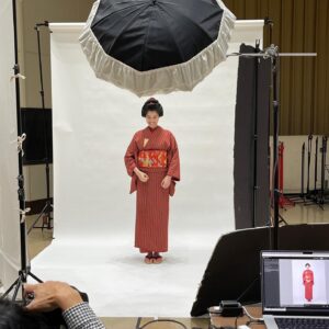 Yui Sakuma Instagram - いよいよ明日からです🍶🪷
撮影が始まったのは、約半年前。
アクセルとブレーキのエンジンを両方背負ってのクランクイン。
今はどちらも手放して、手漕ぎで船漕いでいる気分です。
1.2週に引き続き、これからもよろしくお願いします🍃

#らんまん