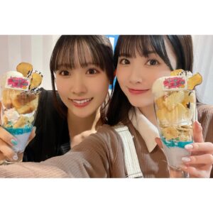 Yuina Instagram - ❤︎ lovelive...
⁡
｡ ☆ﾟ ｡★｡ ﾟ☆ﾟ ｡★｡ ﾟ☆ﾟ ｡★｡ ﾟ☆ﾟ ｡ ﾟ
⁡
#GiGO カフェ秋葉原3にて‼︎✨
一足お先にっっ！コラボカフェに行ってきました🫶
⁡
360度Liella!に囲まれて幸せでした〜〜💞
音楽もLiella!でずーーーっと楽しい🎧🎶
⁡
サインや黒板に落書きもさせていただきました〜🫢✨
黒板はフォトスポットにしたのでぜひ撮ってくださいね🌟
（相合傘で寝そべり持って撮るのもおすすめ🪼🦋）
⁡
料理もパフェもたい焼きもいただきました〜〜‼︎✨
中華プレート！！しゅうまいの味も3種類あってペロッと🤤💞
⁡
ドリンクはマルガレーテちゃんのを🦋💜
レモンソーダにピーチ🍑&グレープゼリー🍇
美味しすぎた…こちらぜひ🌟ほんとおすすめです😎
⁡
パフェも甘くて甘くて美味しかった…🫶
⁡
テイクアウトでドリンクをゲットする事も
出来るのでぜひ寄ってみてくださいね‼︎✨
⁡
とっっっても美味しかったですよぉぉ(*´ч`*)/
そしてたい焼きもメンバーみんな可愛すぎてっっ♡
⁡
明日から始まるので皆さんぜひぜひ！要チェックです👏
⁡
｡ ☆ﾟ ｡★｡ ﾟ☆ﾟ ｡★｡ ﾟ☆ﾟ ｡★｡ ﾟ☆ﾟ ｡ ﾟ
⁡
#ポートレート #lovelive #Liella #コラボカフェ
#アニメ #カフェ #cafe #秋葉原 #akihabara