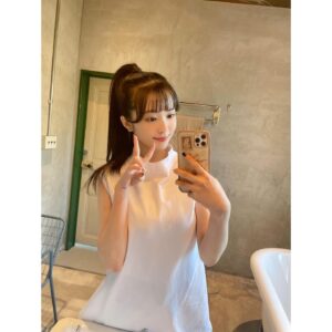 Yuina Instagram - ❤︎ ポニテ…
⁡
｡ ☆ﾟ ｡★｡ ﾟ☆ﾟ ｡★｡ ﾟ☆ﾟ ｡★｡ ﾟ☆ﾟ ｡ ﾟ
⁡
こんなハイポニーは珍しいかもっ😎✨
夏らしさ全開で撮ってきましたよ〜〜🌻🧡
⁡
本当はすごくすごく震えておりました。写真4枚目🤣🤣
撮影中は扇風機回して撮ってたんです…🥶笑
でもとっっても楽しい撮影でしたーー‼︎💞
⁡
カレンダーリアルイベント&完全受注生産グッズの
締め切りが明日までとなっておりますのでぜひぜひ🫶
⁡
｡ ☆ﾟ ｡★｡ ﾟ☆ﾟ ｡★｡ ﾟ☆ﾟ ｡★｡ ﾟ☆ﾟ ｡ ﾟ
⁡
#ポートレート #カレンダー #リアルイベント #お渡し会
#ハイポニー #ポニテ女子 #鏡越し #グッズ #アクスタ
#結那 #japanesegirl